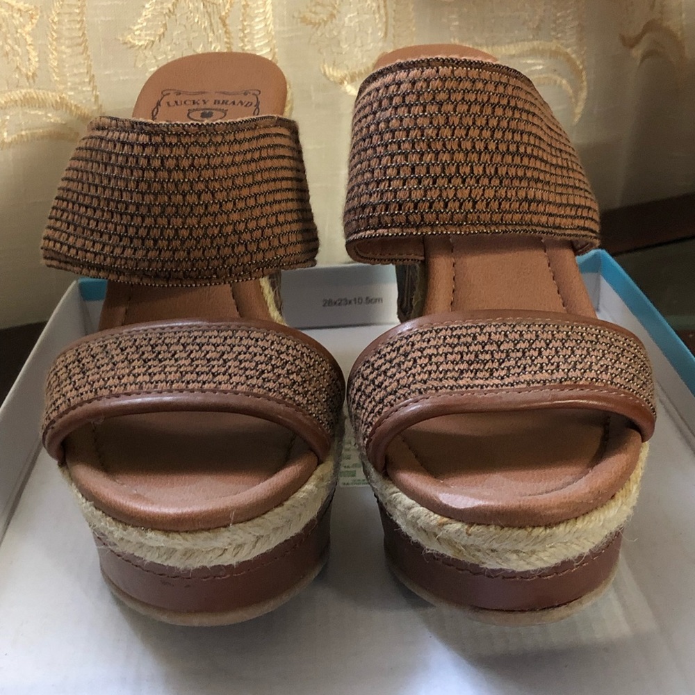 Luck brand tan wedges. Size 6. Very comfortable